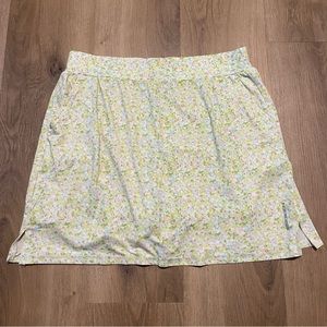 NWOT XPBX Pro Yellow & Green Abstract Floral Skort in Size Large